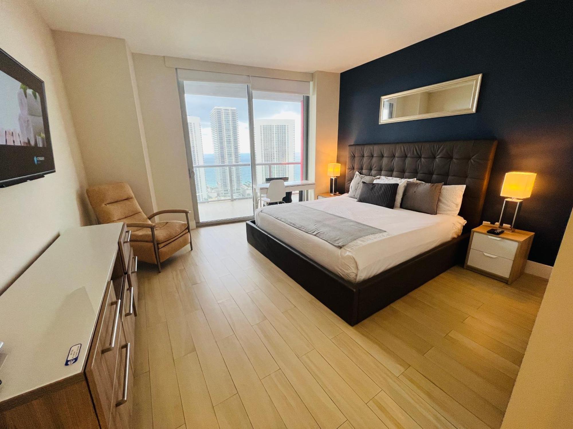 Mvr Apartments At Beachwalk Resort Hallandale Beach Eksteriør bilde