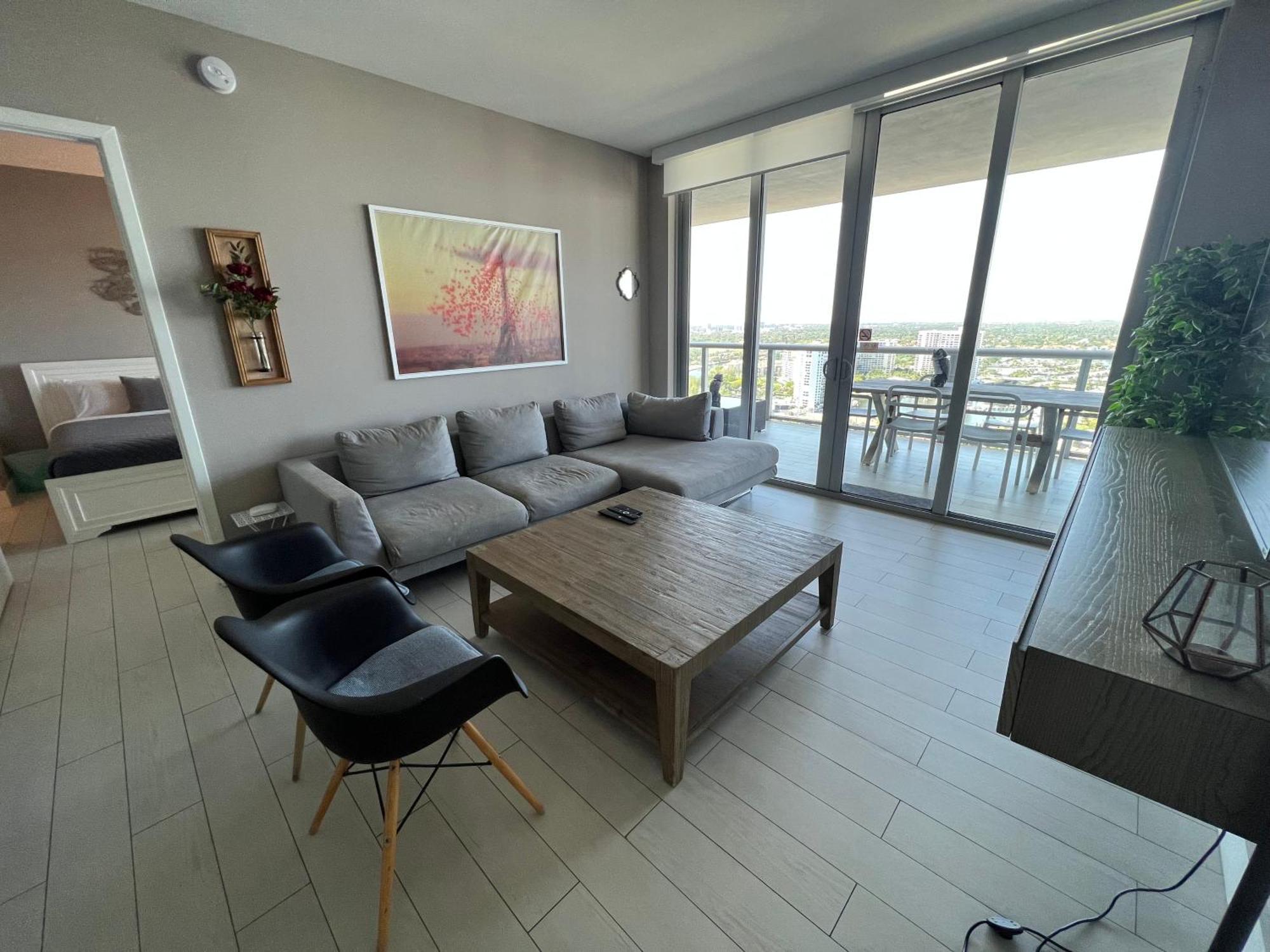 Mvr Apartments At Beachwalk Resort Hallandale Beach Eksteriør bilde