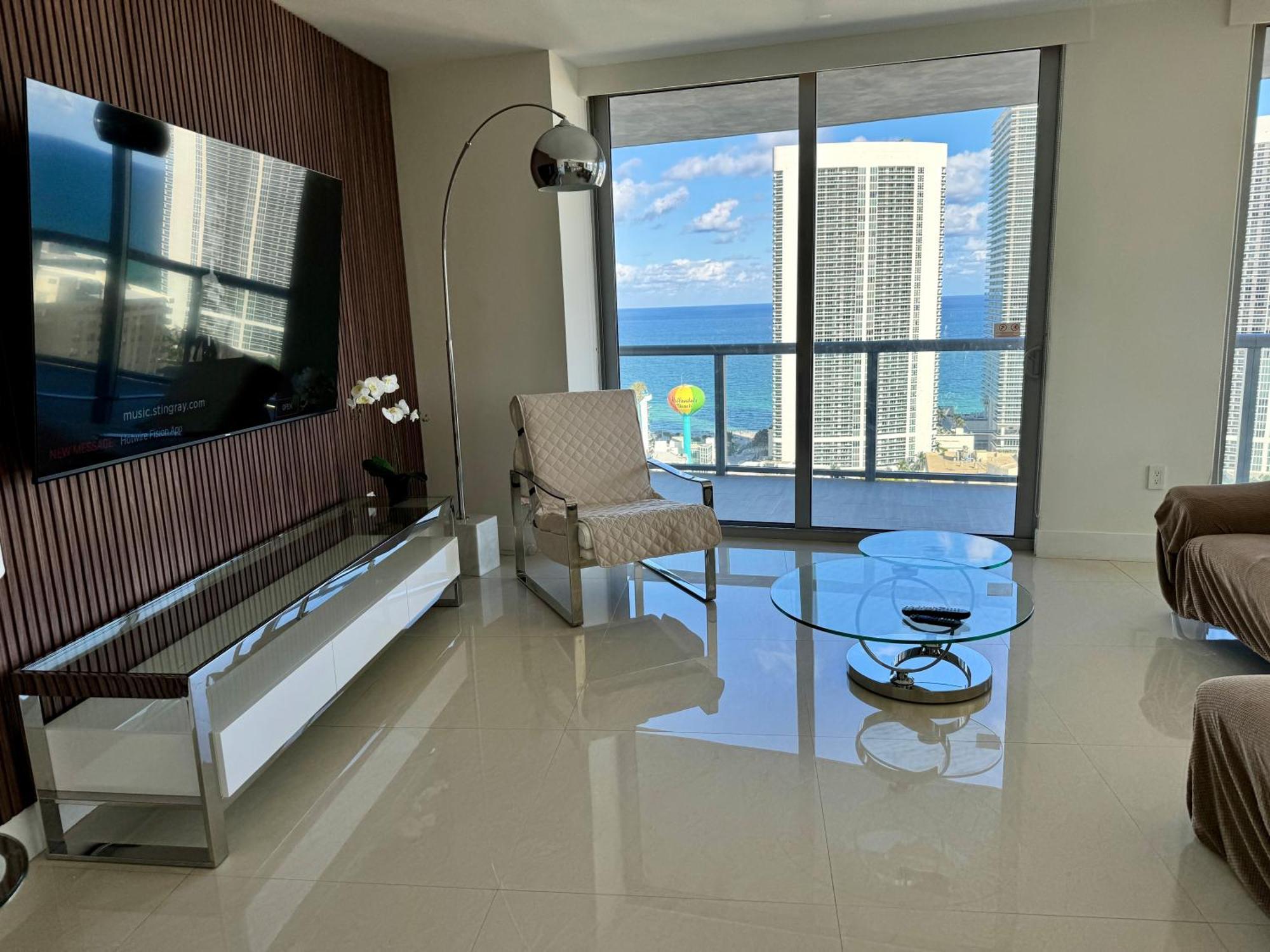 Mvr Apartments At Beachwalk Resort Hallandale Beach Eksteriør bilde