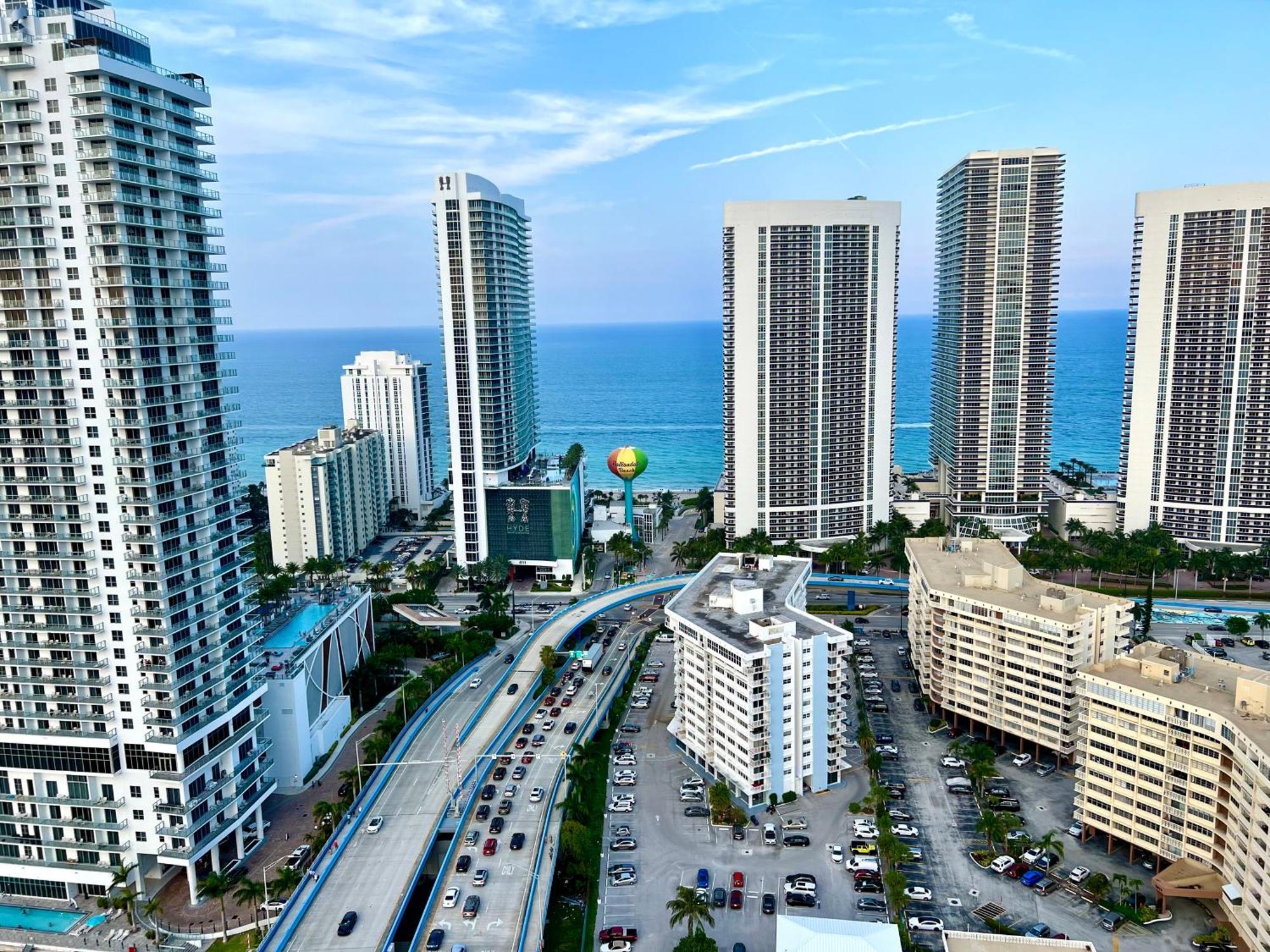 Mvr Apartments At Beachwalk Resort Hallandale Beach Eksteriør bilde