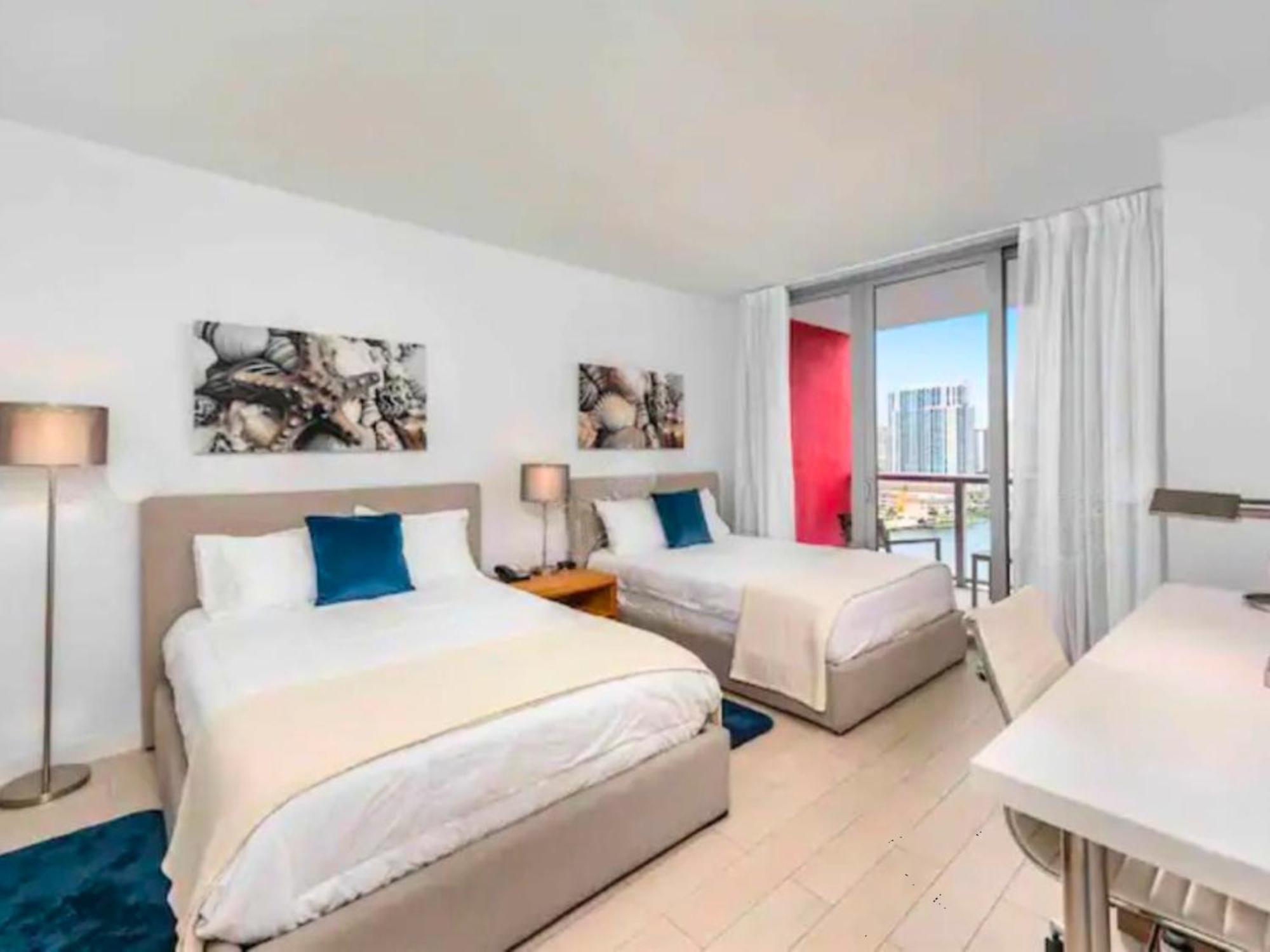 Mvr Apartments At Beachwalk Resort Hallandale Beach Eksteriør bilde