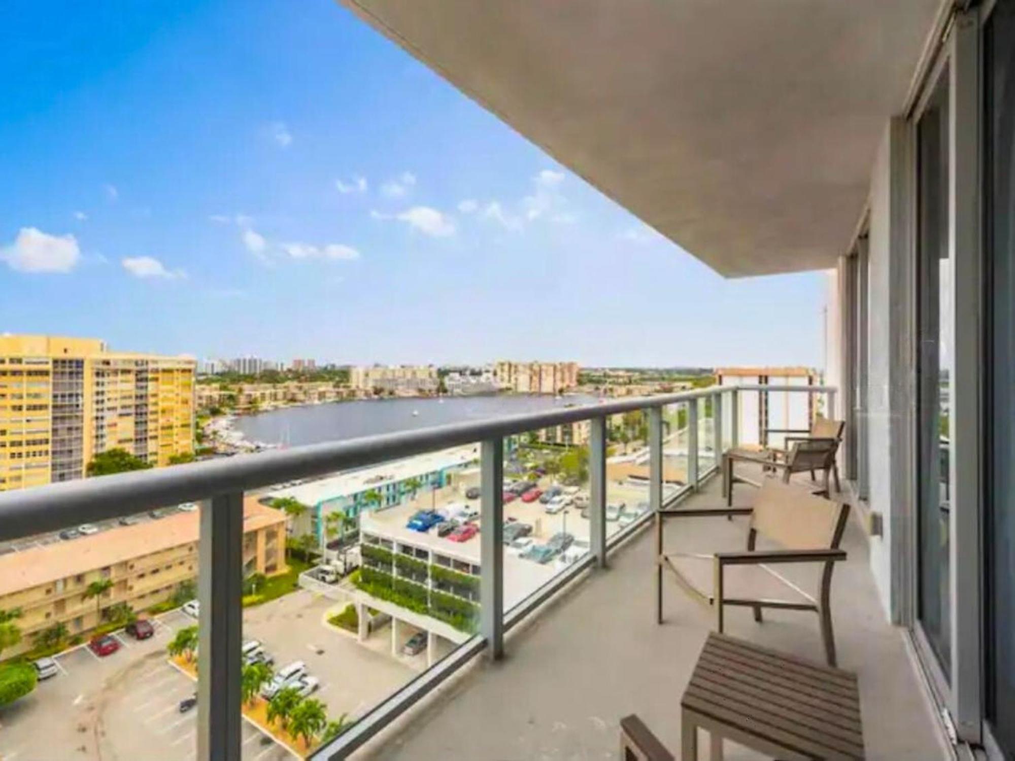 Mvr Apartments At Beachwalk Resort Hallandale Beach Eksteriør bilde